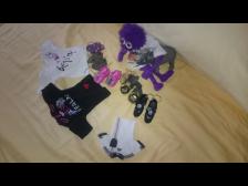 Das ist nur ein Teil von Knuts Kleidung und Schuhen. Die Tanz- und Stahlkappenschuhe sind selbst gefertigt.